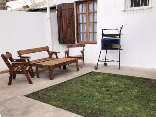 Las Colinas de Peralta Ramos House | Casa parrilla patio estacionamiento