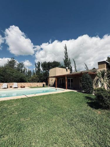 Pampas House | Casa quinta con pileta zona polo club y autodromo RIO IV