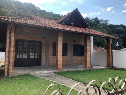Governador Celso Ramos House | Casa Tijolinho a Vista - 150 mt praia