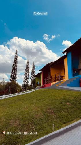 Gravata House | Casa vermelha Recanto Doce Lar