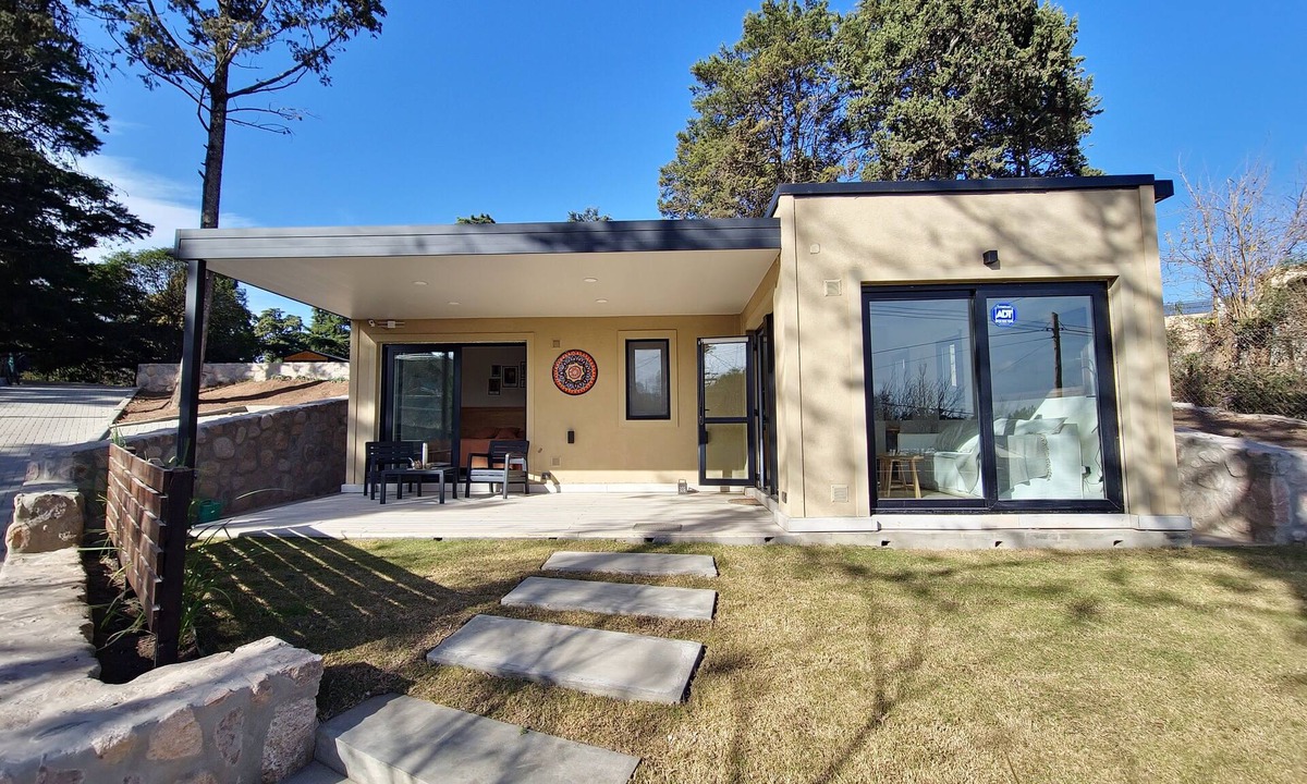 La Cumbre House | Casita 2 blocks from Golf, and 4 blocks from downtown, pets allowed.