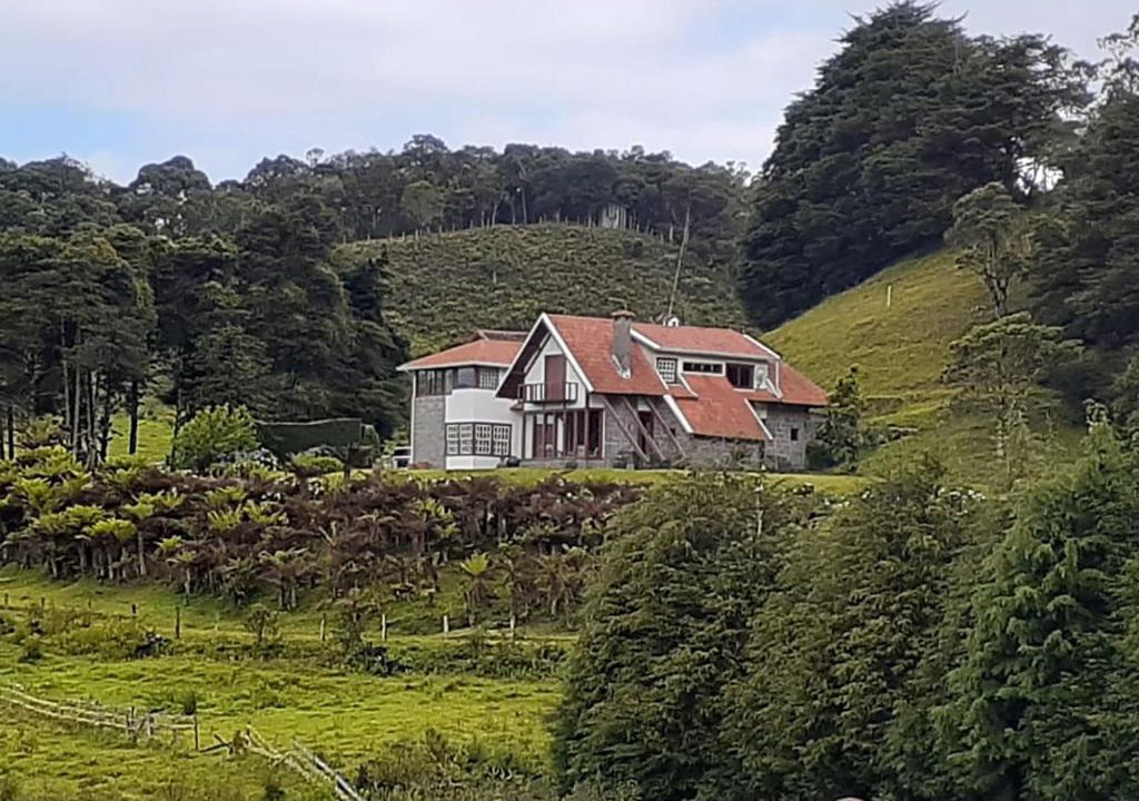 Cunha House | Chácara com Wi-Fi, churrasqueira e lazer em Cunha