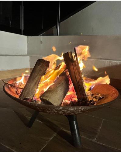 V Cristina House | Chalé de Inverno em Campos com Lareira e Jacuzzi