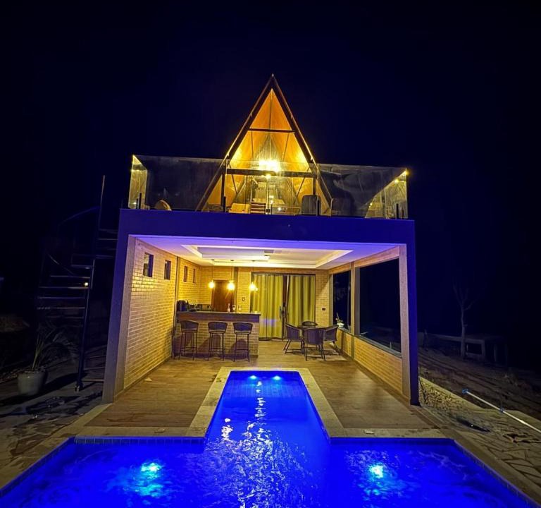 Pirenopolis Ski Chalet | CHALE YPE AMARELO Ypês da Serra Chalés
