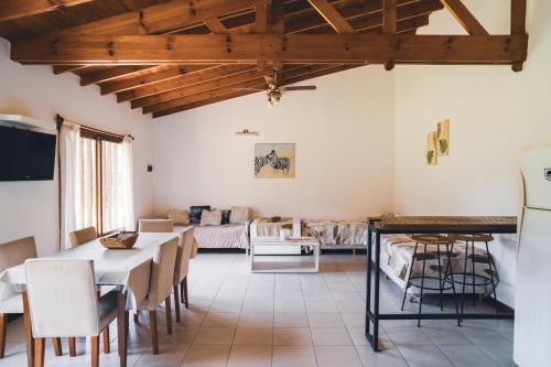 Colonia Chapadmalal Apartment | Check and Home - Chapa - 5 huéspedes con patio y parrilla