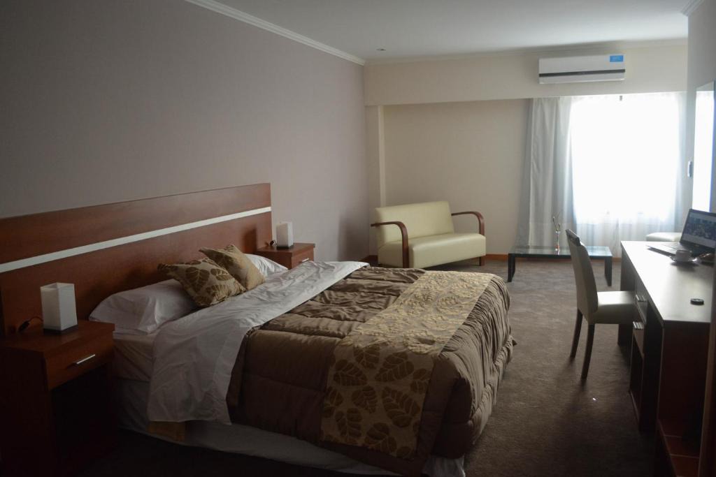 Colon Hotel | Colón Center