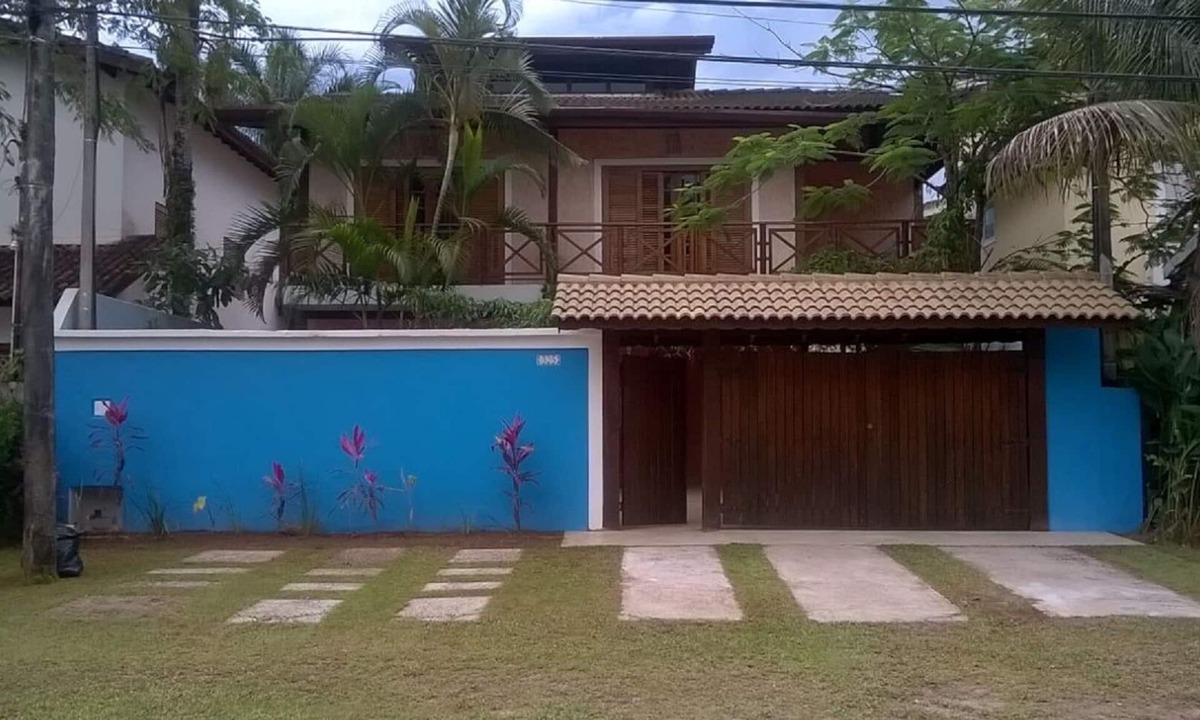 Barra do Una House | Comfortable colonial style house with 5 suites near the beach.