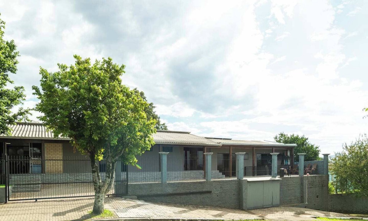 Novo Hamburgo House | Complete House for Groups | 4 Studios, Pool and BBQ | Novo Hamburgo
