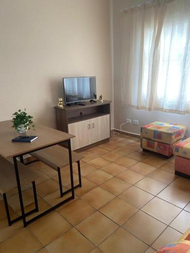 Vila Julia Apartment | Confortavel Apartamento na Enseada - Guaruja