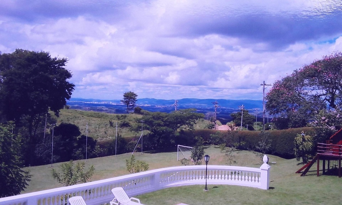 Vinhedo House | Country House in Vinhedo SP in Residential Condominium Vale da Santa Fé [WI-FI]
