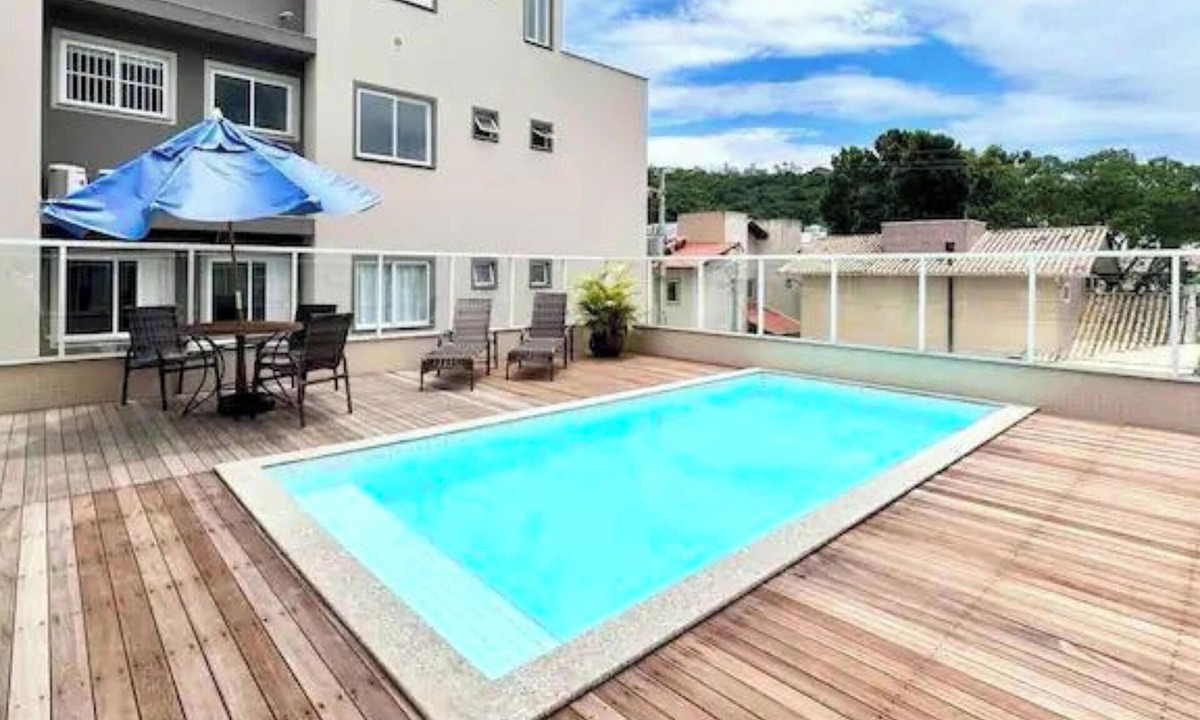 Centro Apartment | Cozy Apartment in Bombinhas - Pets Allowed and with Pool