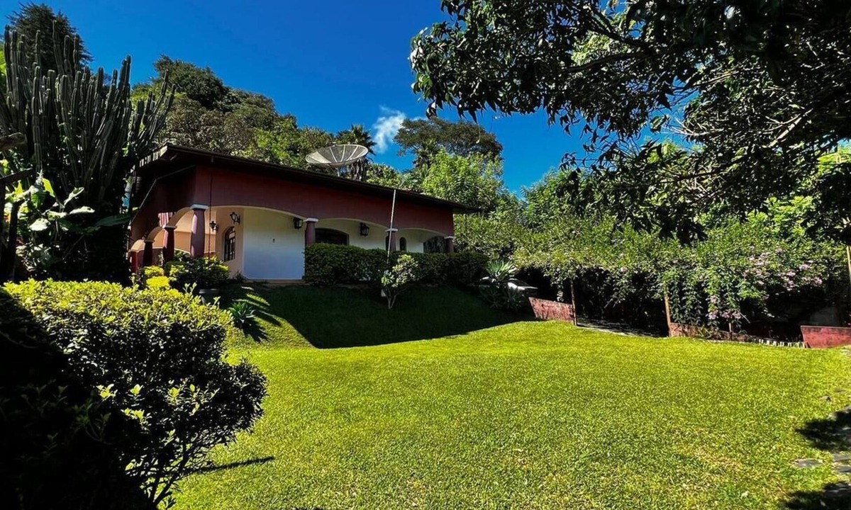 Lindoia House | Cozy farmhouse with 4 suites 10 minutes from Serra Negra