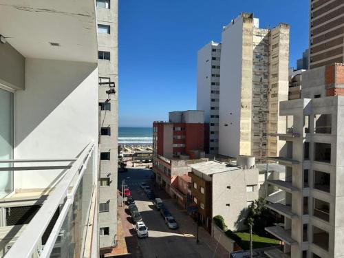 Necochea Apartment | Depart a una cuadra de la playa, garaje, pileta