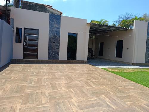 Ciudad Del Este House | Depto completo de 1 dormitorio en CDE Area 4