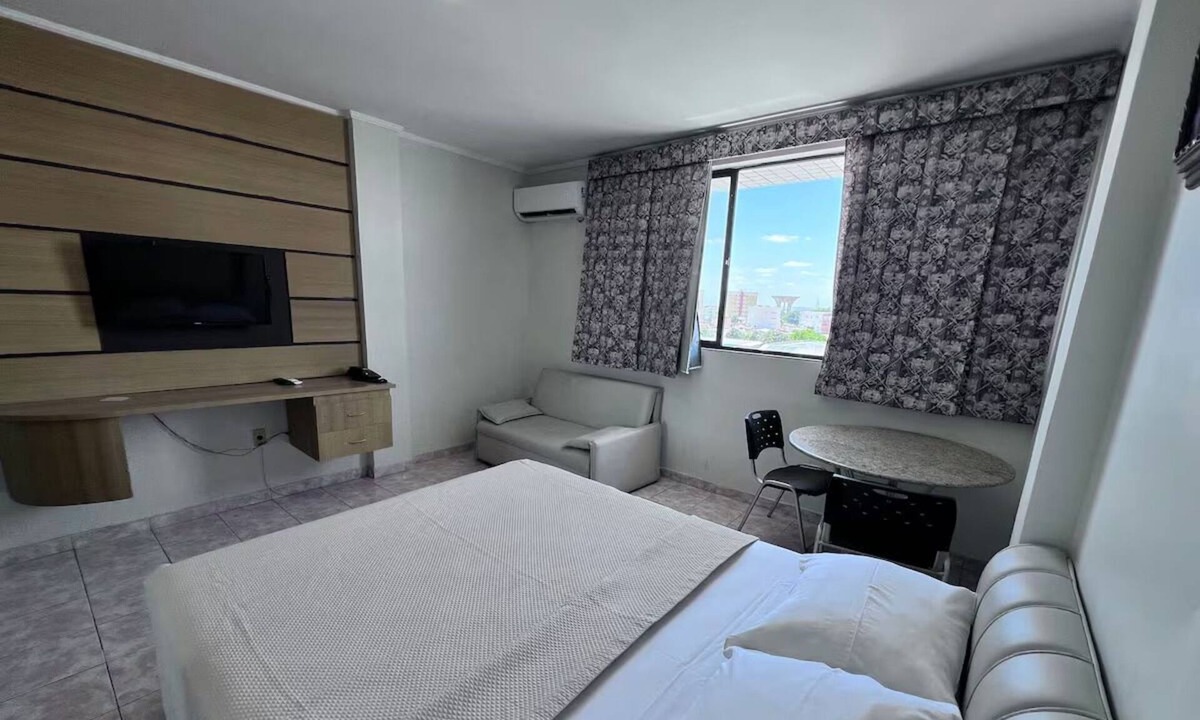 Petrolina Hotel | Downtown Petrolina Stay | Breakfast Included | 0.8 mi to Petrolina Waterfront Sq