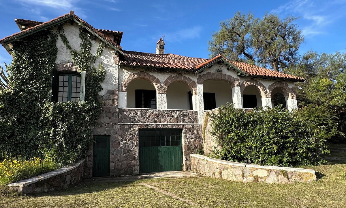 La Cumbre Ski Chalet | El Tomillo - Private House for 12 with Pool, Wine Cellar & Fire Pit – La Cumbre