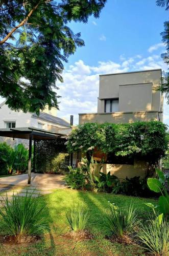 Yerba Buena House | Espectacular casa en Country del golf, Tucumán