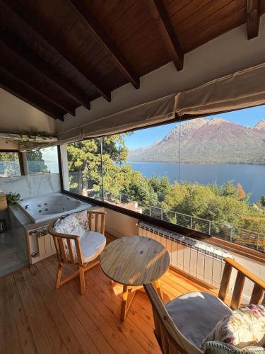 Villa Catedral Villa | Exclusivo Lodge de Lujo, Vista al Lago y Jacuzzi