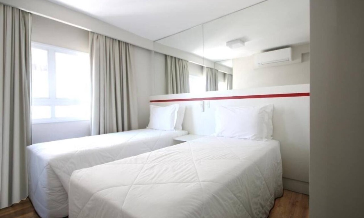 Sao Paulo Hotel | Family-Friendly Escape | Pool & Fitness Access | 3.0mi to Sé Cathedral