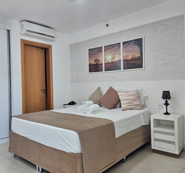 Setor Comercial Sul Hotel | Flat Confortável para Família ou a Trabalho, ao lado dos Ministérios e ESPLANADA, grande, completo, academia e no centro da cidade, em Saint Moritz Brasília Hotel