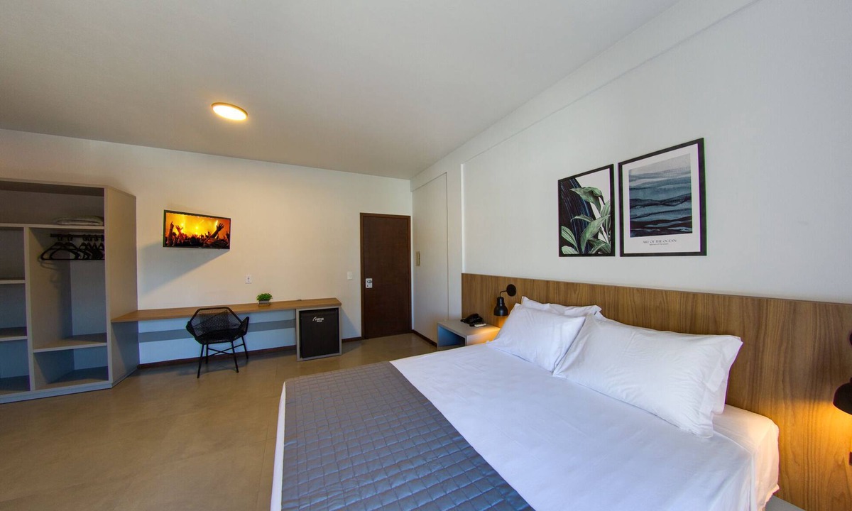 Laguna Hotel | Flipper Hotel