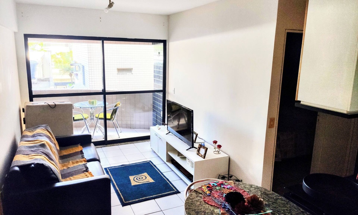 Ponta Verde Apartment | Fully furnished apartment 2 blocks from Ponta Verde beach.