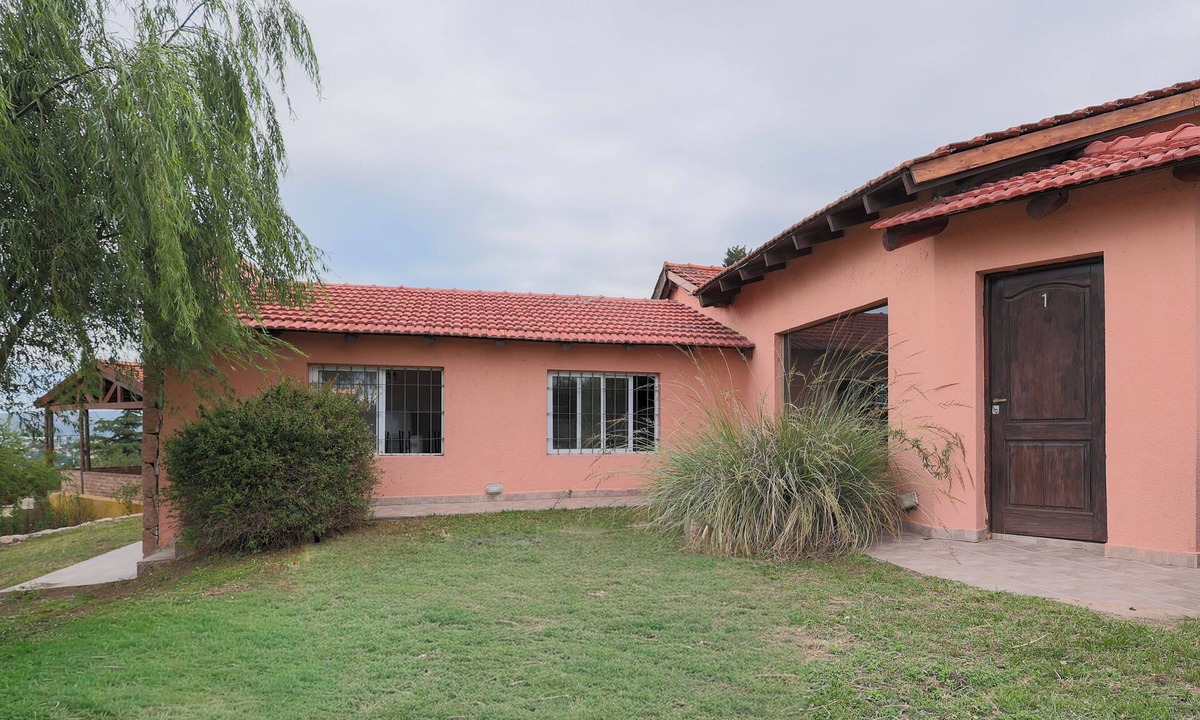 Comuna Estancia Vieja Cabin | GOLDEN CABINS