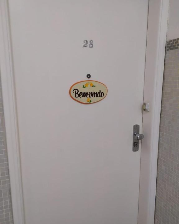 Jardim Vitoria Apartment | Guarujá Enseada - Apto 200m da praia - 02 dorm. Wi-fi + AR + Estacionamento