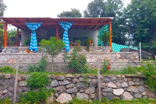 Poman Department House | Hermosa Casa al pie de Montaña