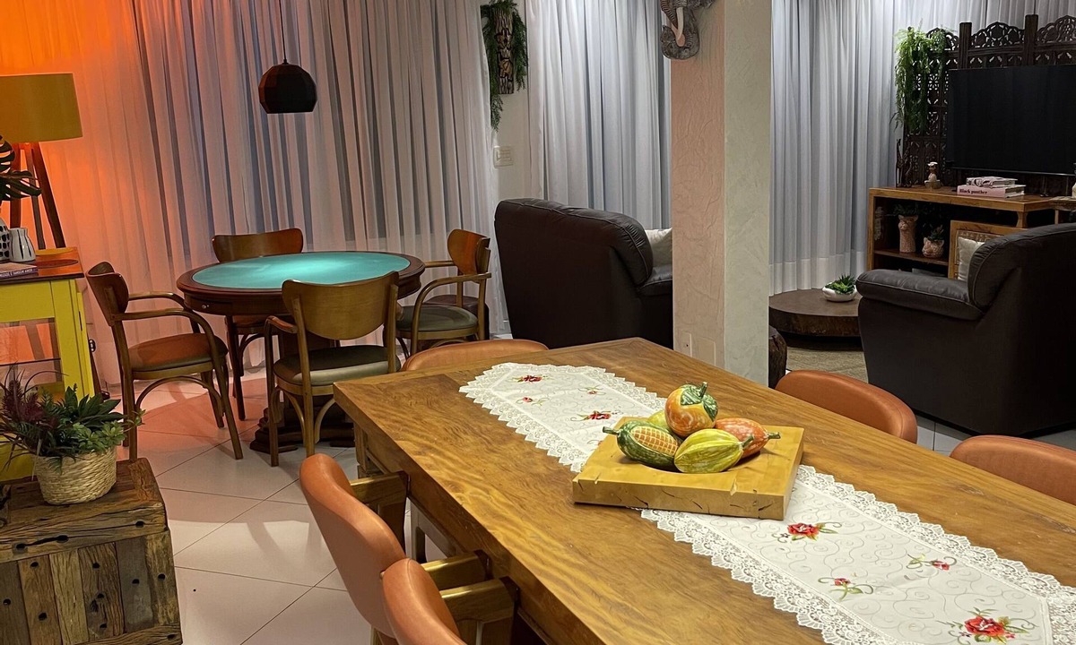 Ubatuba House | High standard, beachfront.
