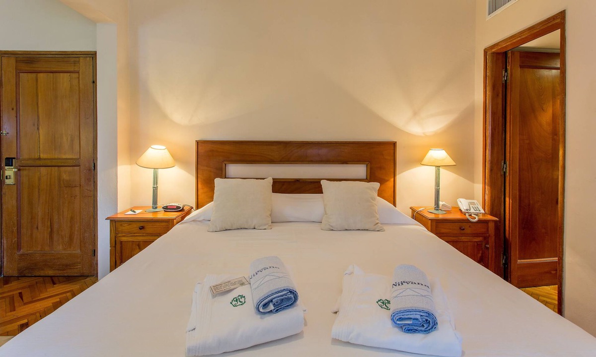 Nueva Helvecia Hotel | Hotel Nirvana