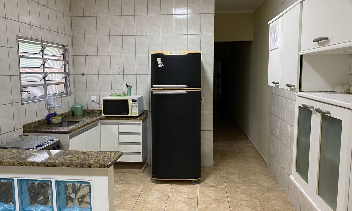 Real House | House 4 Suites, Large Space for Barbecue for 16 people.