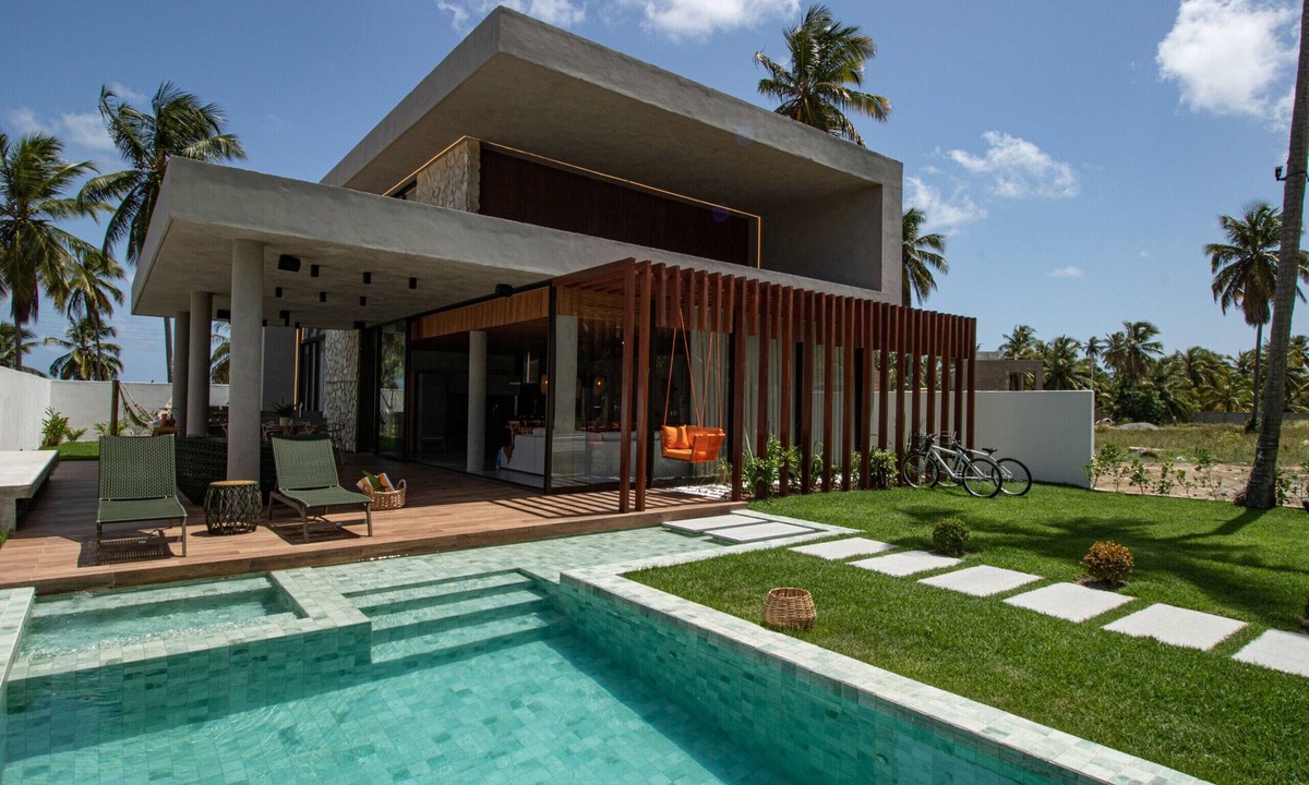 Passo de Camaragibe House | House in a seaside condominium for 12 people