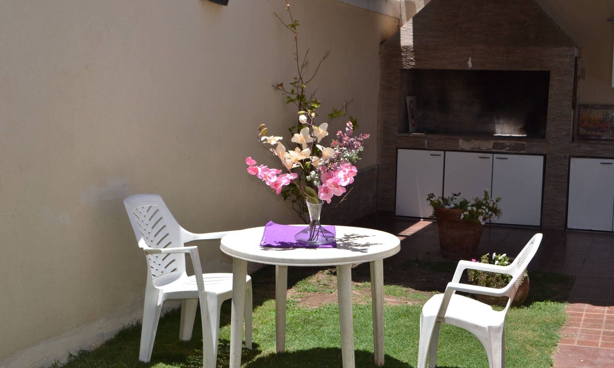 Mendoza House | House ideal for up to 7 pax with private garage