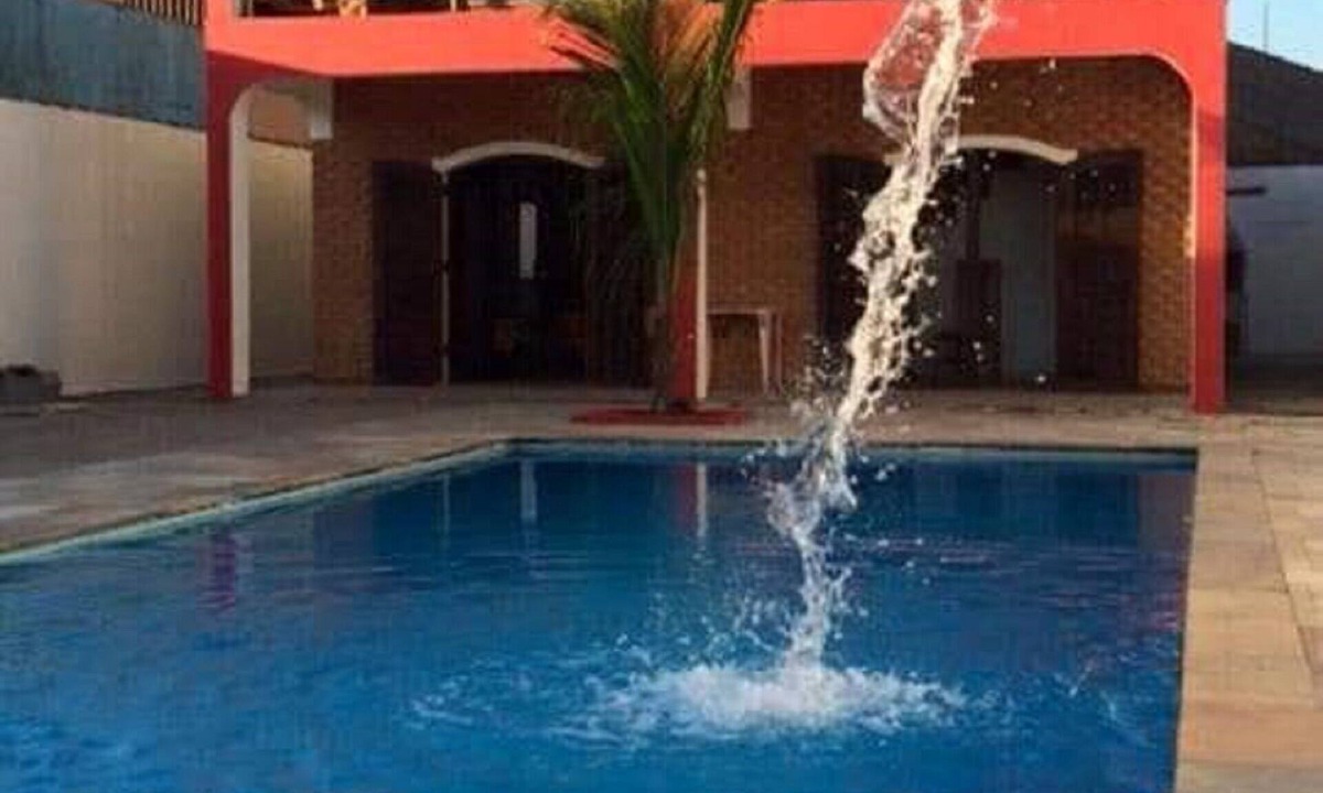 Raul Cury House | House in Itanhaem (with pool), 80m from the beach.