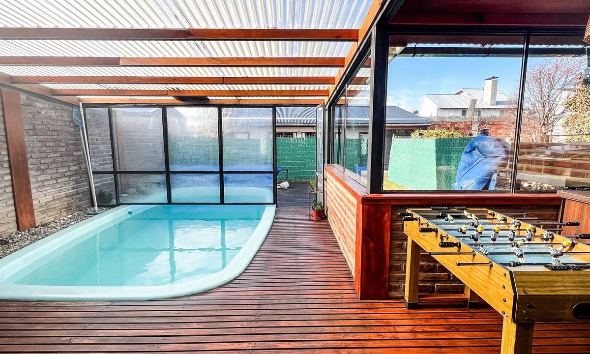San Carlos de Bariloche House | House with heated pool in a quiet area of ​Bariloche
