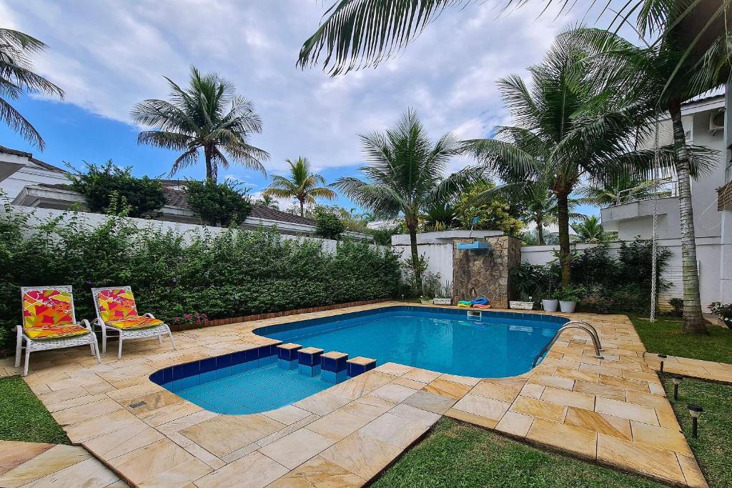 Jardim Acapulco House | House with pool, balcony and leisure in a condo