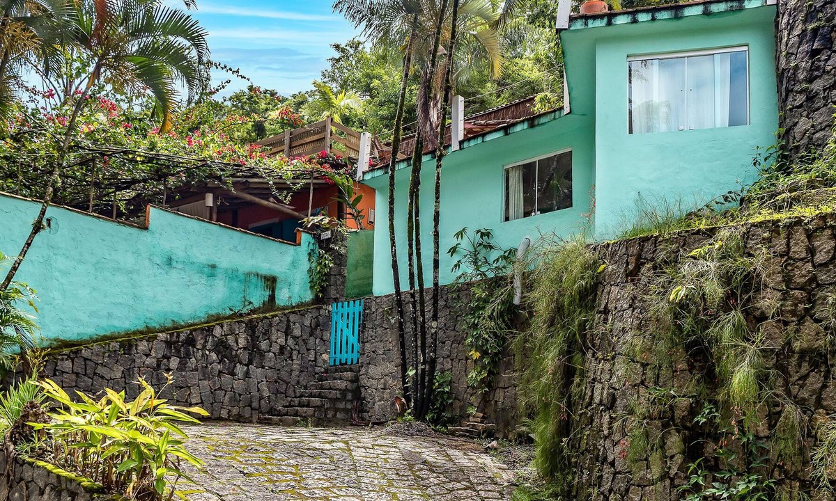 Morro da Cruz House | House with pool in Perequê