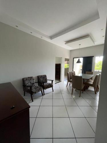 Mucuri House | Imóvel amplo, bem ventilado e boa localização