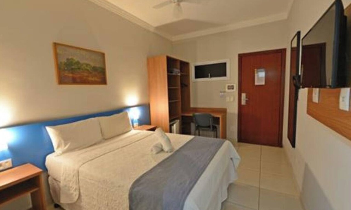 Iguacu Hotel | Inviting Space Perfect for Business or Leisure w/Parking & Breakfast