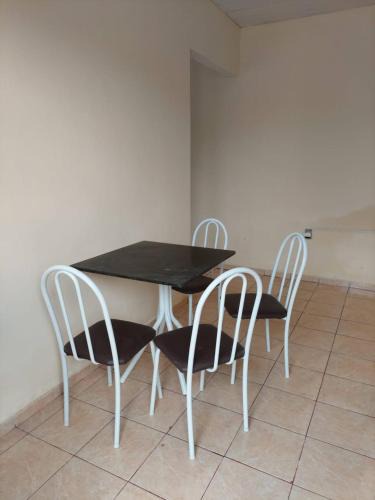 Corumba House | Kitnet bem localizada
