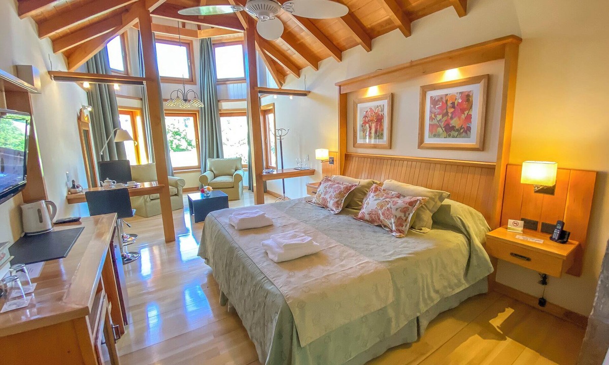 San Martin de los Andes Hotel | Le Village Hotel y Cabañas