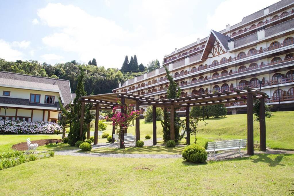 Vila Poran Apartment | Lindo Apto em Campos do Jordão no Quatre Saisons com vista