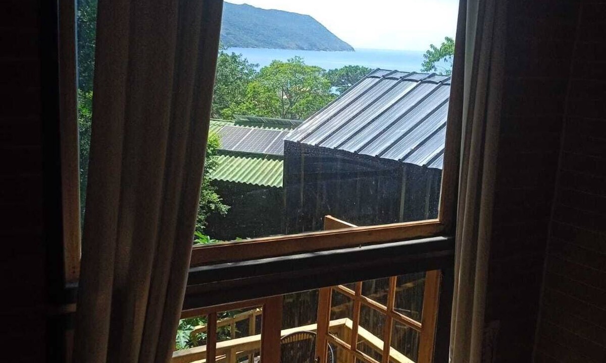 Florianopolis Ski Chalet | Lizard Chalet with Sea View, beach and nature