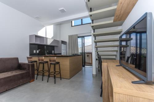 Lagoa Pequena Apartment | Loft no Novo Campeche, Terraço com Piscina ZR2092