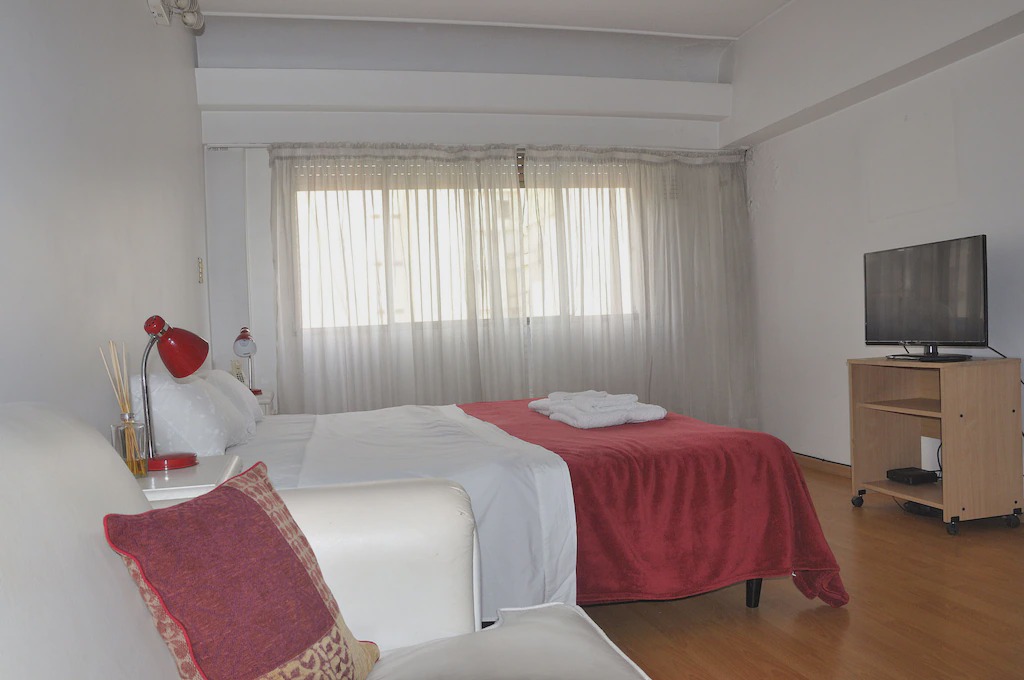 El Centro Apartment | Luminous Studio Apartment. Ideal Location. By Owner.
