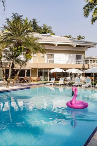 Jardim Acapulco House | Mansão quadra de tênis, sala jogos, serv completo
