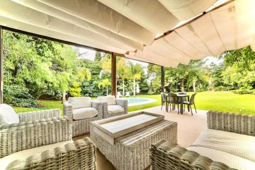Punta del Este Villa | Mansión en Beverly Hills