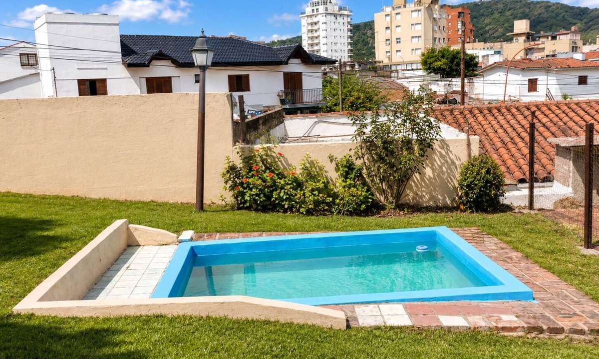 Villa Carlos Paz House | Marta's house at meters from the cucu, new center and old center. Spas and others.