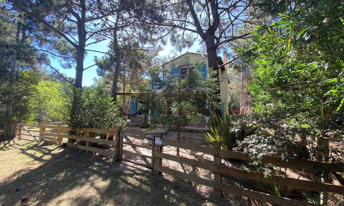 Oceania del Polonio House | Marvelous Stone House, Swimming Pool, Parrilleros, Beach & Nature. Pet-Friendly